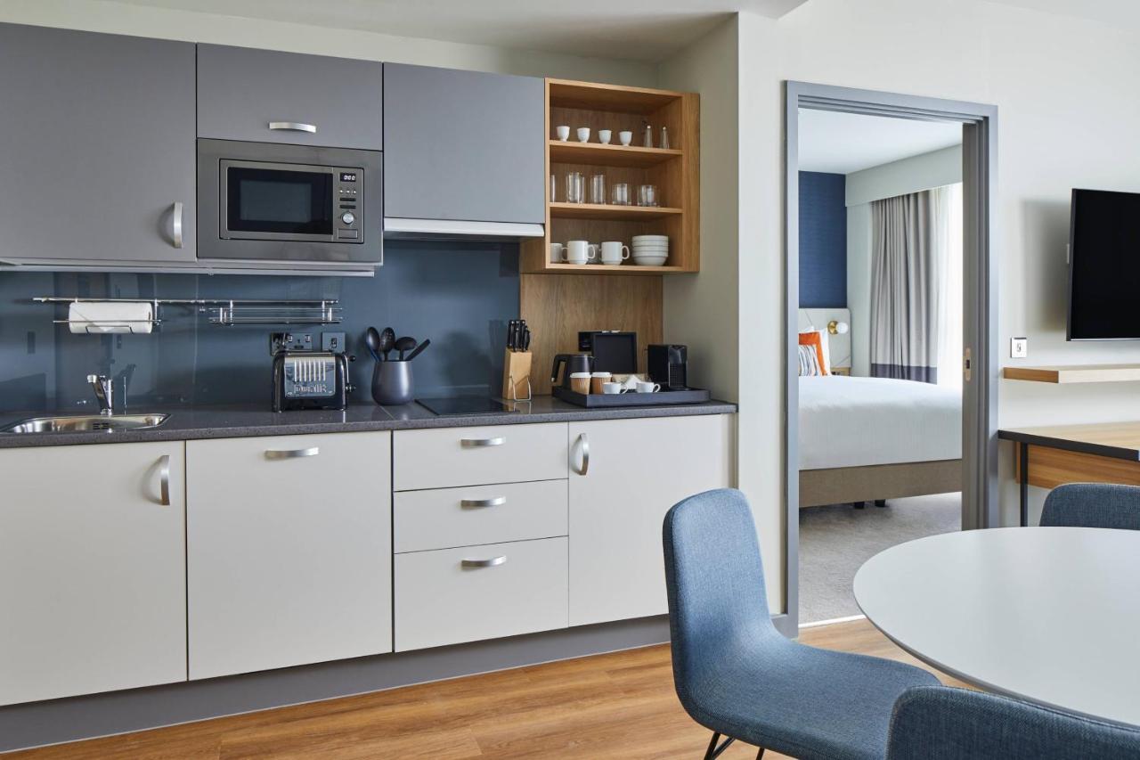 Residence Inn By Marriott Slough Exteriör bild
